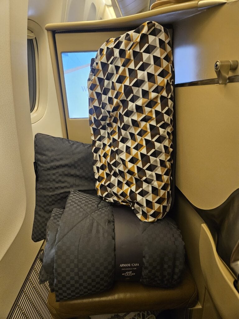 Etihad 777-300ER Business Class Review 7 - Etihad 777-300ER Business Class Etihad 777-300ER Business Class Review – etihad 777 business class bedding
