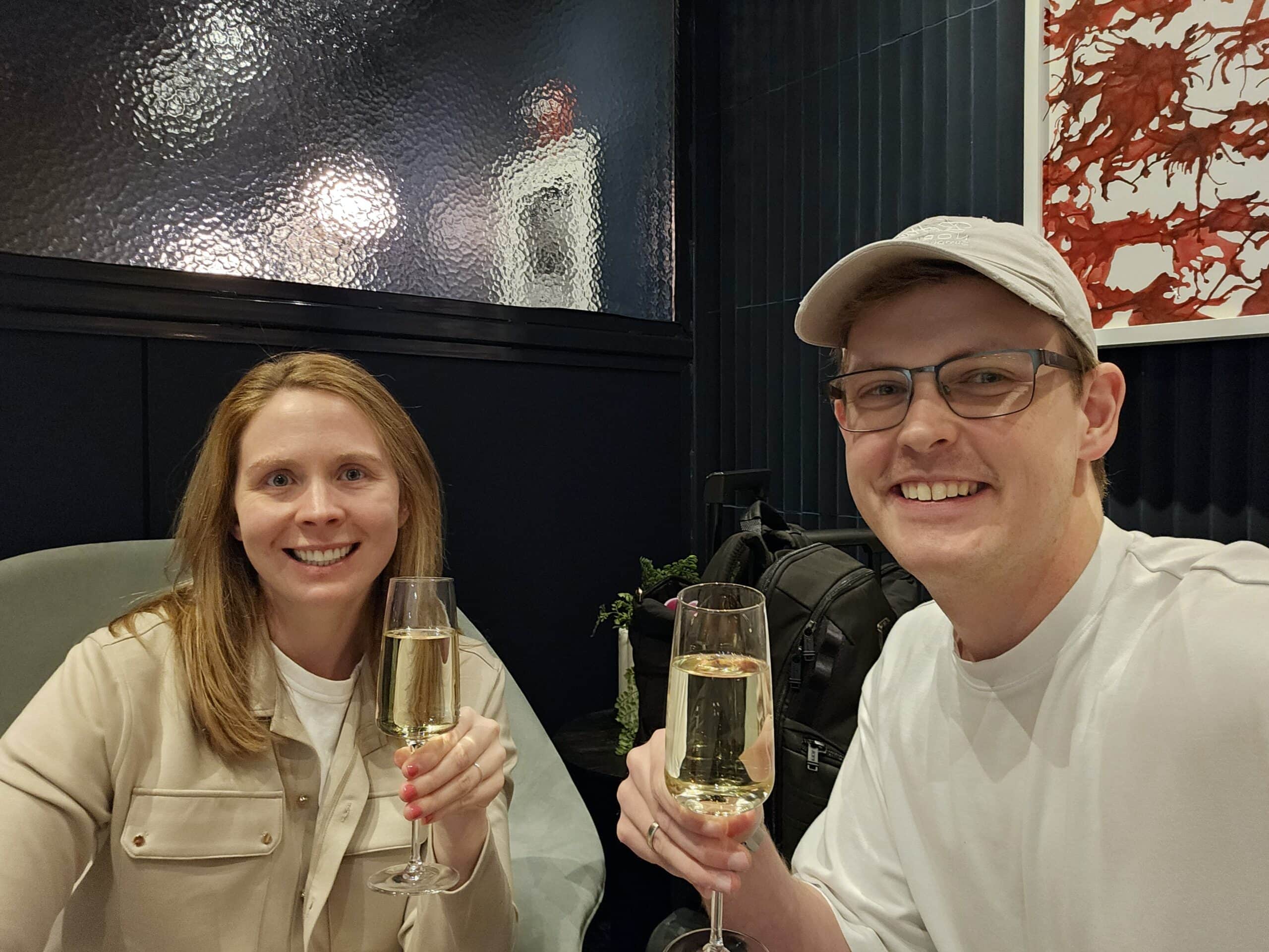 Qatar a350 Airbus 1000 Business Class Review – capital one lounge dulles champagne