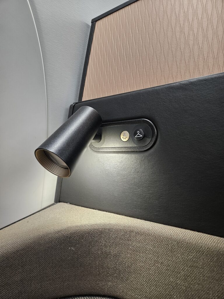 Qatar Airways A350-1000 Business Class Review: QSuite – reading light