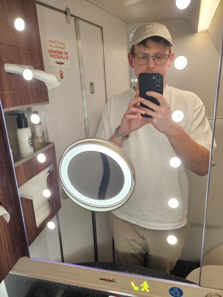 Qatar a350 Airbus 1000 Business Class Review – qatar airway makeup mirror