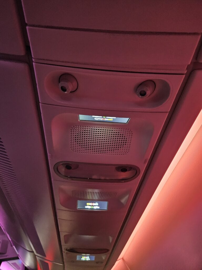 Qatar a350 Airbus 1000 Business Class Review – qatar airways air nozzles reading lights