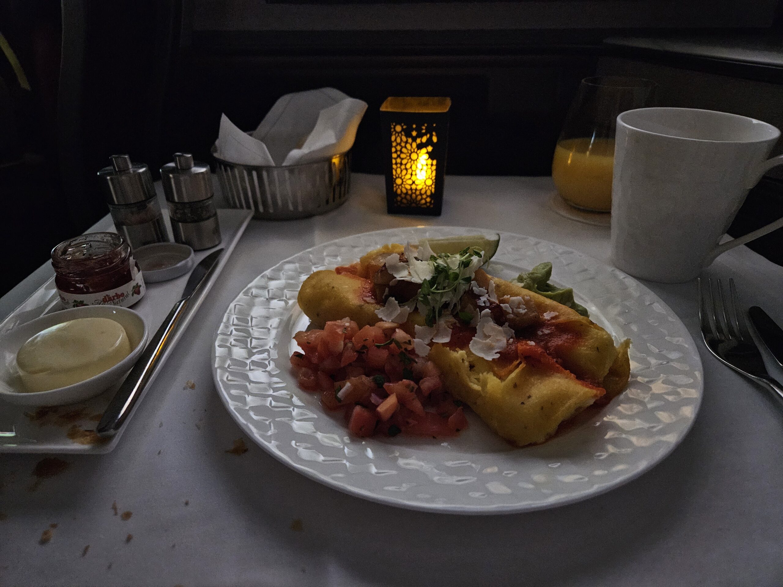 Qatar a350 Airbus 1000 Business Class Review – qatar airways breakfast