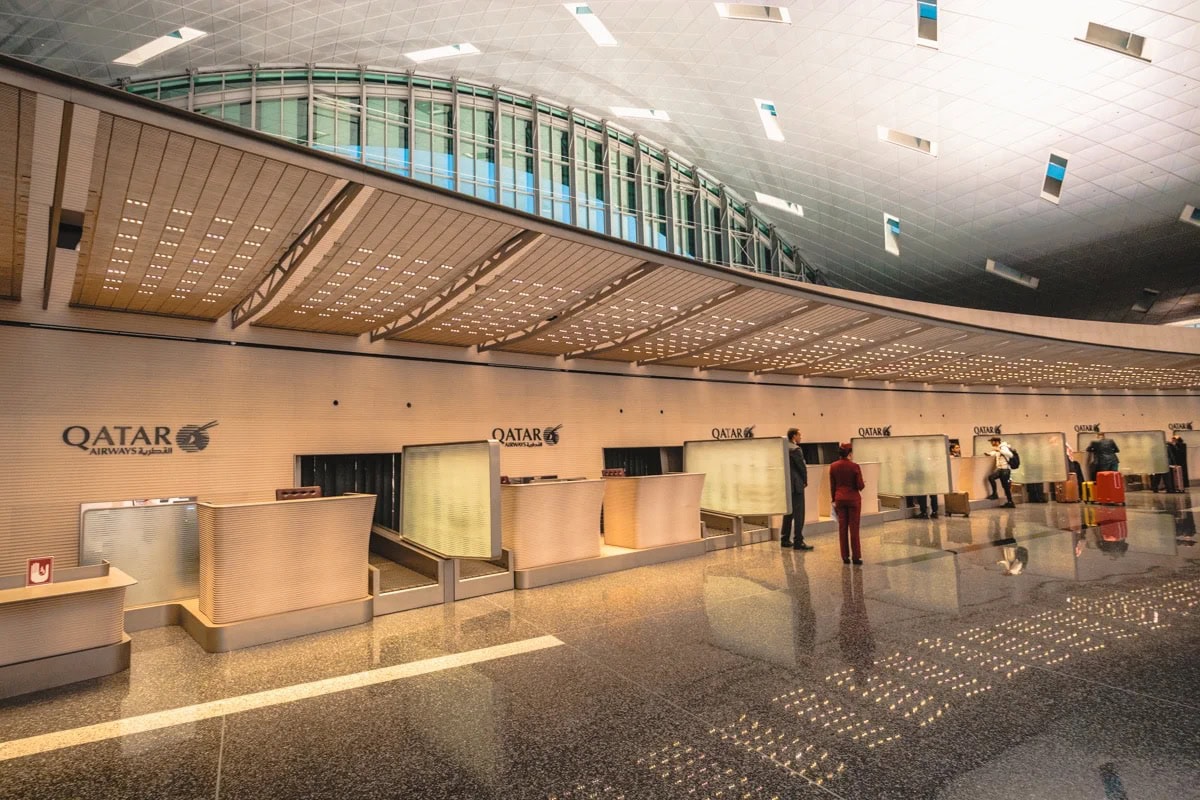 Qatar Airways 777-300ER Business Class Review – Qatar Airways Business Class Check In At Doha Hamad International Airport (DOH)