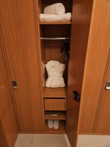 Park Hyatt London Review – park hyatt london locker room