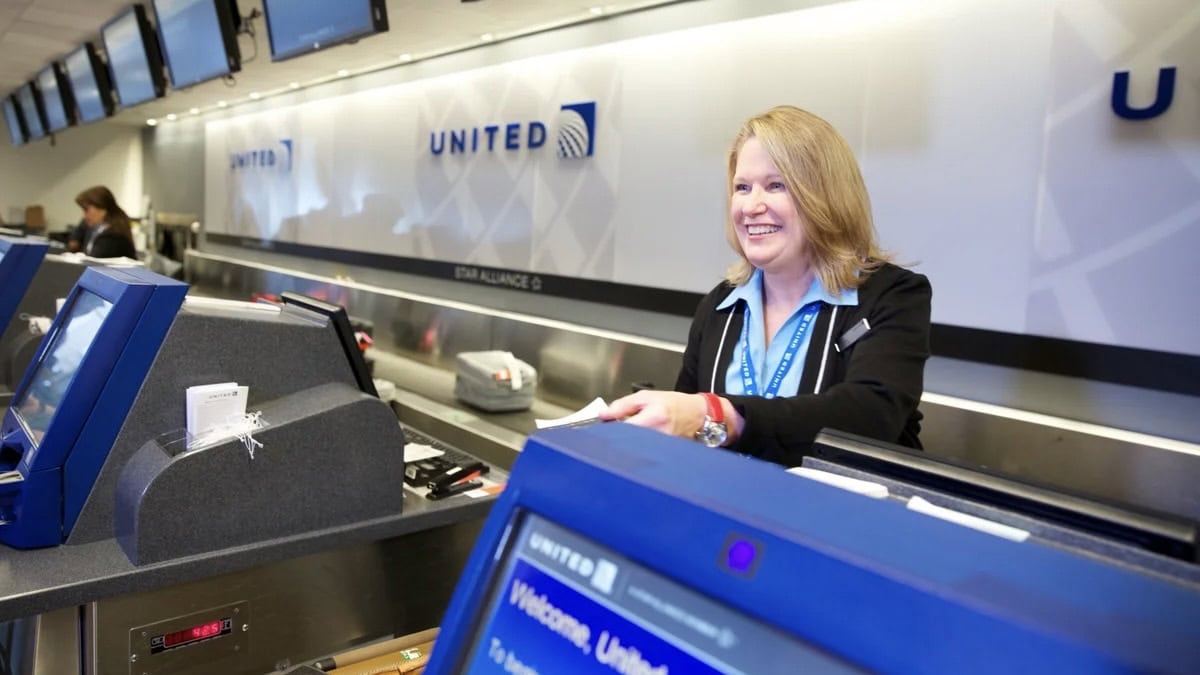 United Airlines Baggage Policy: What You Need To Know 3 - United Airlines Baggage Policy United Airlines Baggage Policy: First And Business Class Passengers Get Higher Weight Limits On Checked Bags
