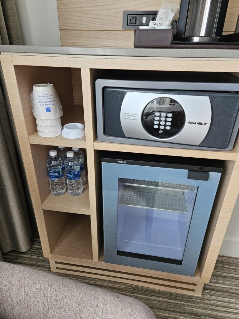 Hyatt Regency Seattle Review – safe fridge water hyatt cup cups hyatt regency seattle