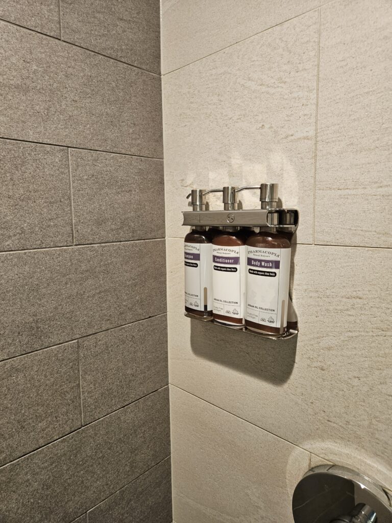 Hyatt Regency Seattle Review – pharmacopia hyatt regency seattle soap condition shampoo