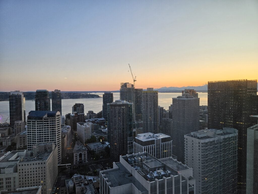 Hyatt Regency Seattle Review – sunset view hyatt regency beautiful sound bay