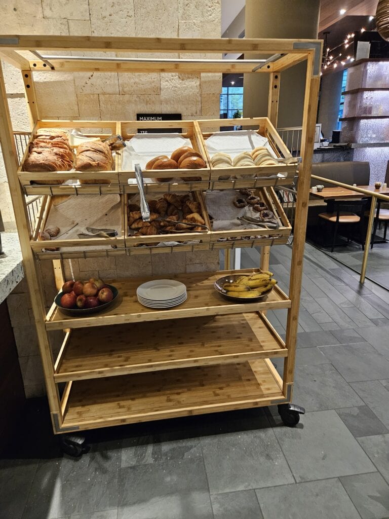 Hyatt Regency Seattle Review – bread bagel breakfast buffet continental hyatt regency seattle