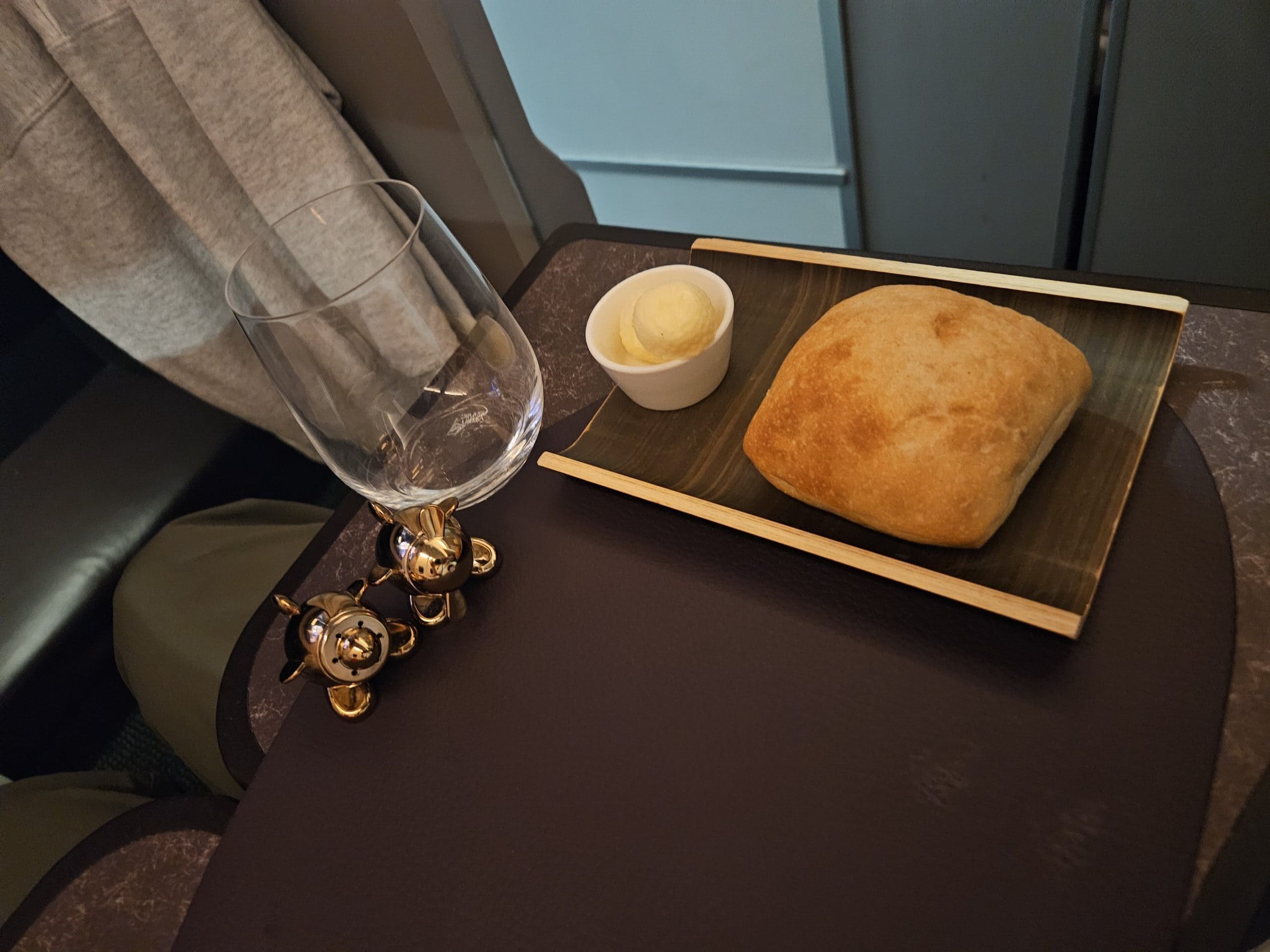 Virgin Atlantic A330-900neo Upper Class Review – dinner roll bread bread basket upper class virgin atlantic