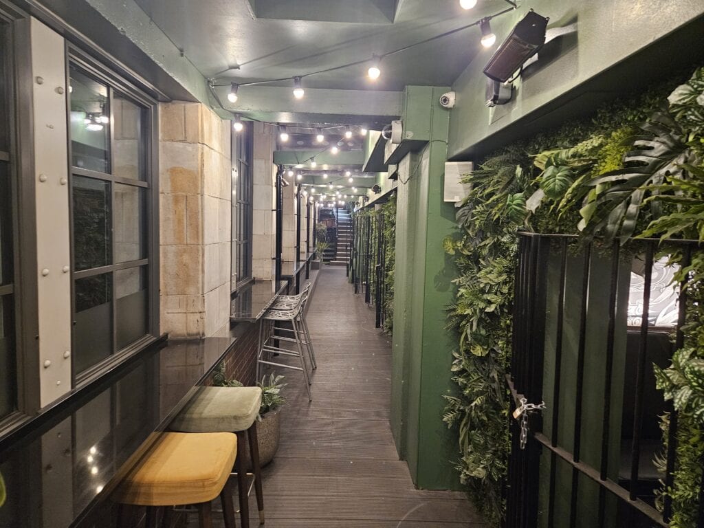 Hyatt Regency London Blackfriars Review – leaf and cane outdoor seating jail women of ill repute hyatt regency london blackfriars