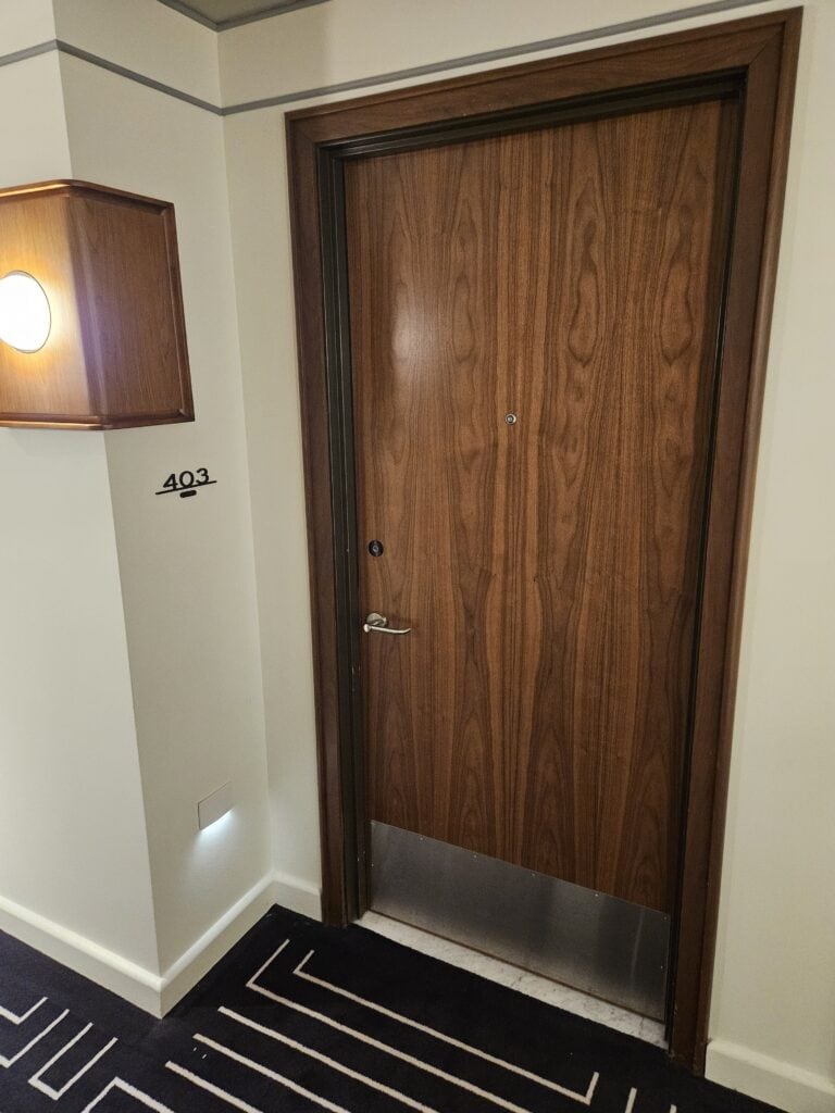 Thompson Washington DC Review – washington dc thompson entrance room king bedroom balcony