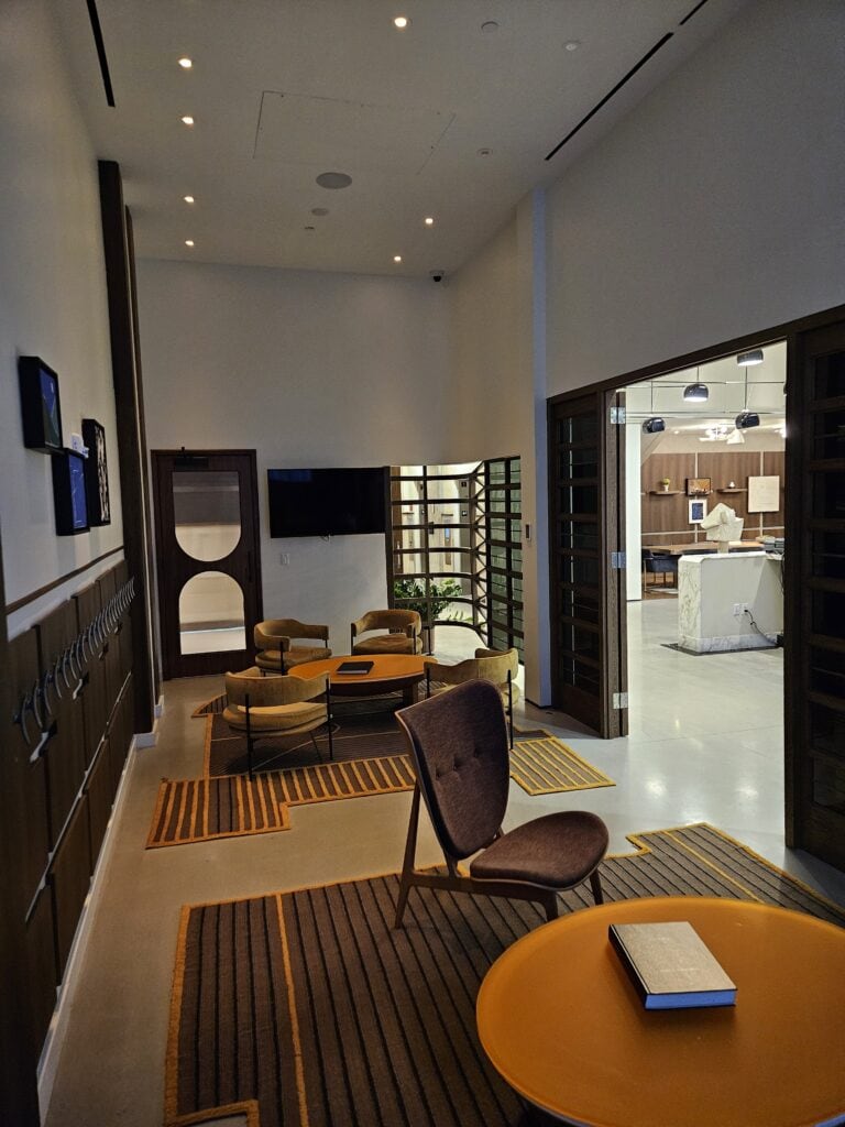 Thompson Washington DC Review – thompson washington dc lobby bar sitting area
