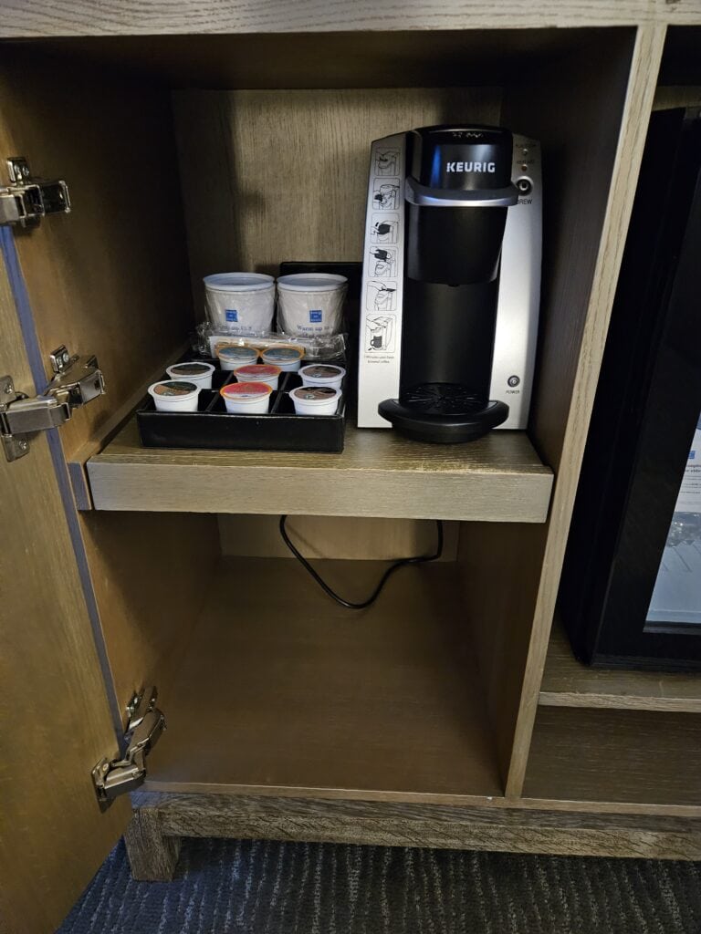 Hyatt Regency Boston Review – hyatt regency boston bedroom keurig pod in room coffee in-room inroom