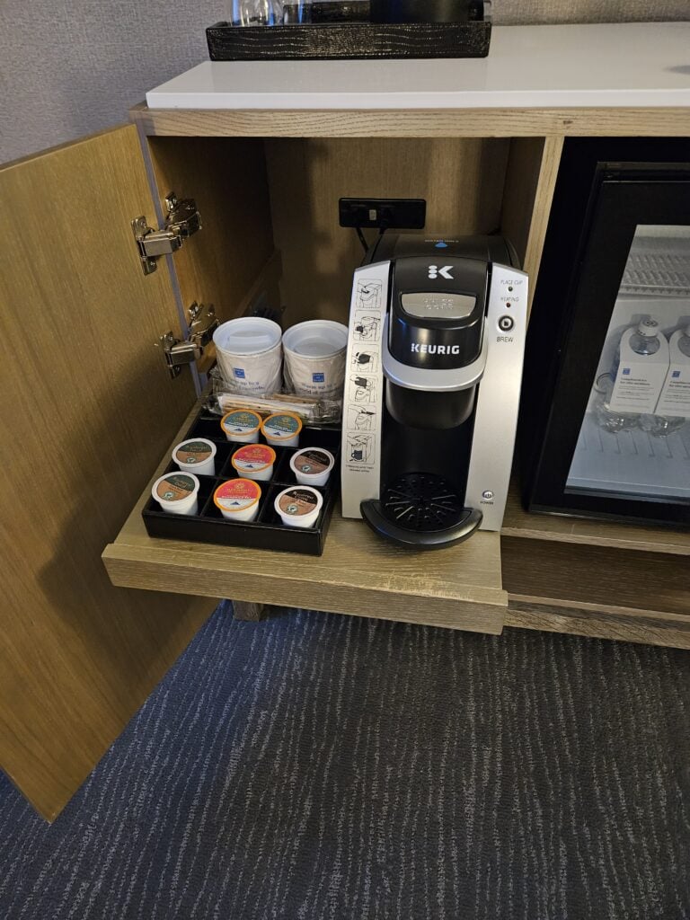Hyatt Regency Boston Review – hyatt regency boston bedroom inroom in-room coffee keurig pod shelf extended out