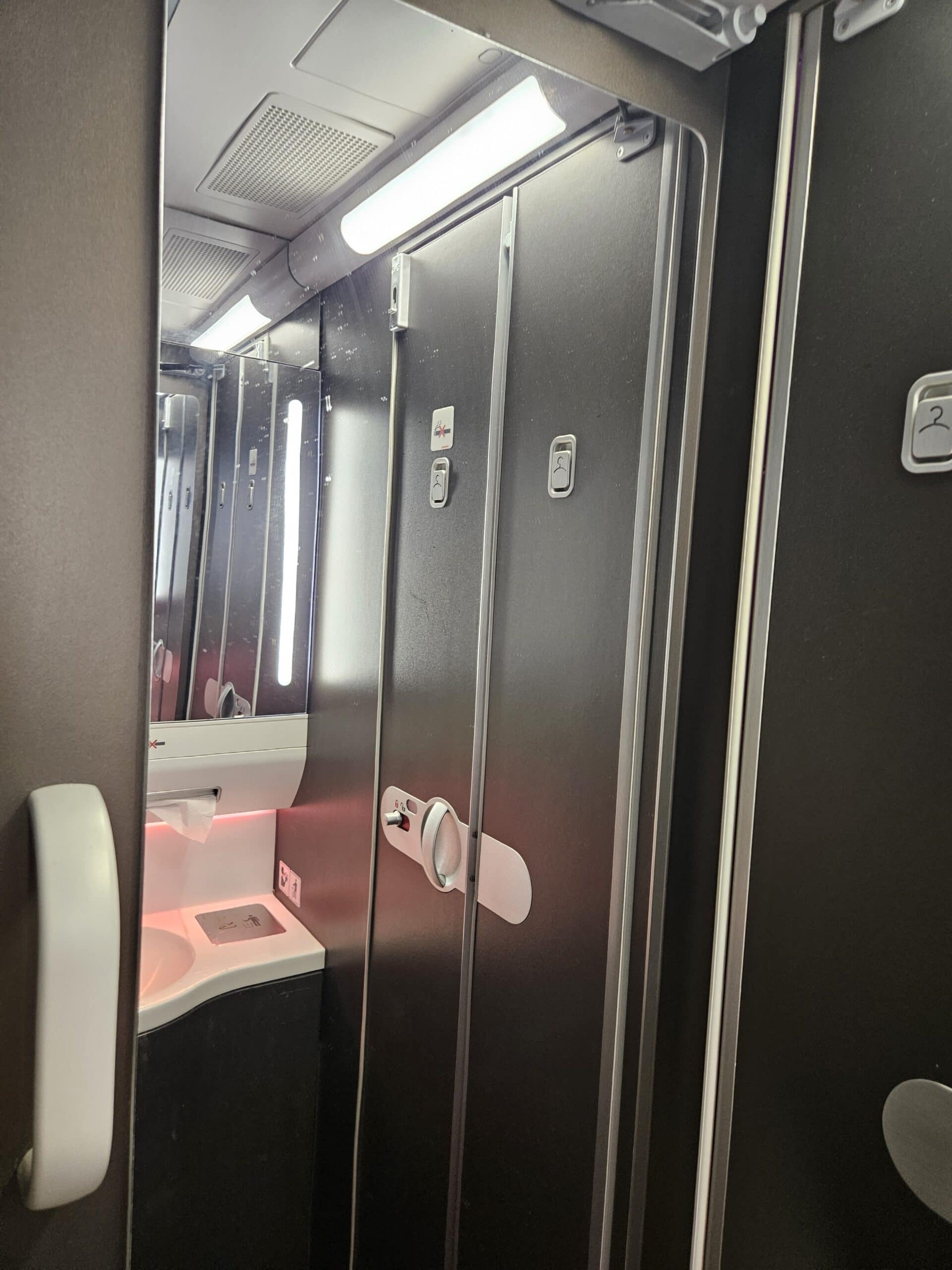 Virgin Atlantic A330-900neo Premium Economy Review 30 - Virgin Atlantic A330-900neo Premium Economy Virgin A330-900neo Premium Economy Review – virgin atlantic premium economy a330 lavatory bathroom restroom full length mirror