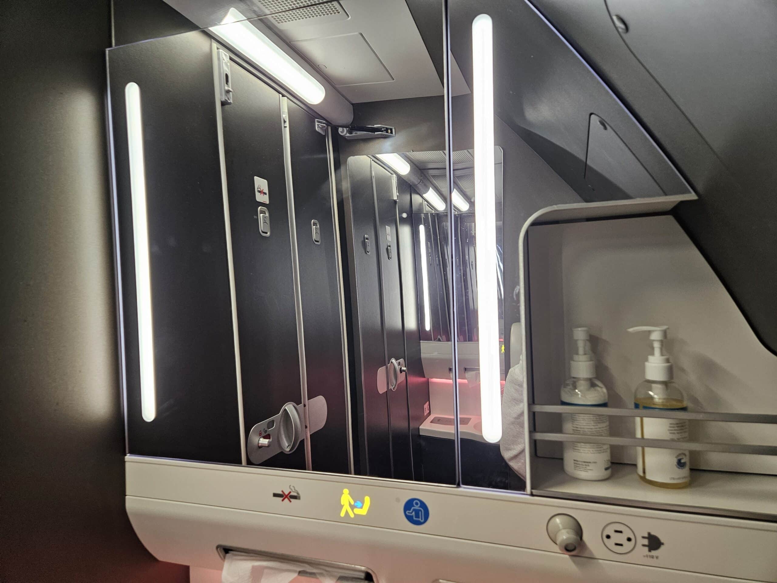 Virgin Atlantic A330-900neo Premium Economy Review 29 - Virgin Atlantic A330-900neo Premium Economy Virgin A330-900neo Premium Economy Review – lavatory a330 premium economy virgin atlantic mirror