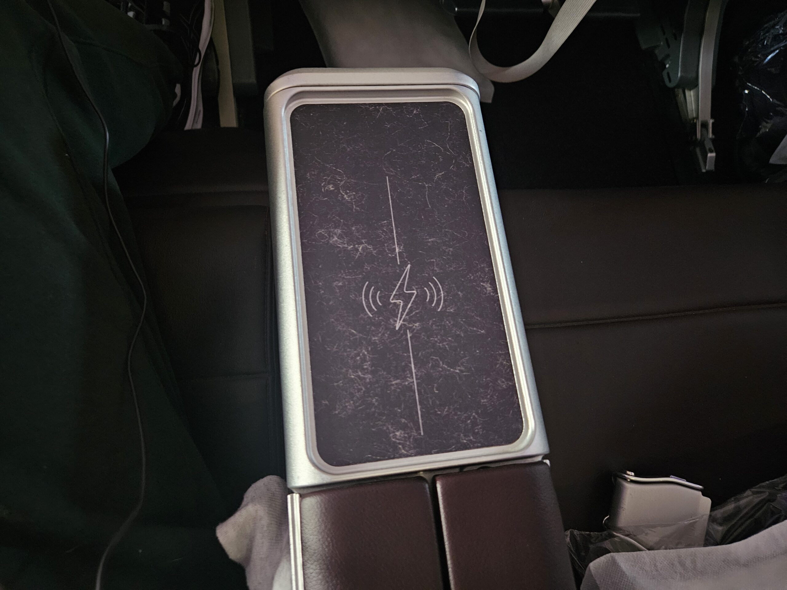 Virgin Atlantic A330-900neo Premium Economy Review 20 - Virgin Atlantic A330-900neo Premium Economy Virgin A330-900neo Premium Economy Review – wireless charger virgin atlantic premium economy a330