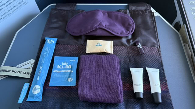 KLM 777-300ER Business Class Review 24 - klm 777-300er business class KLM 777-300ER Business Class Review – KLM Business Class Amenity Kit