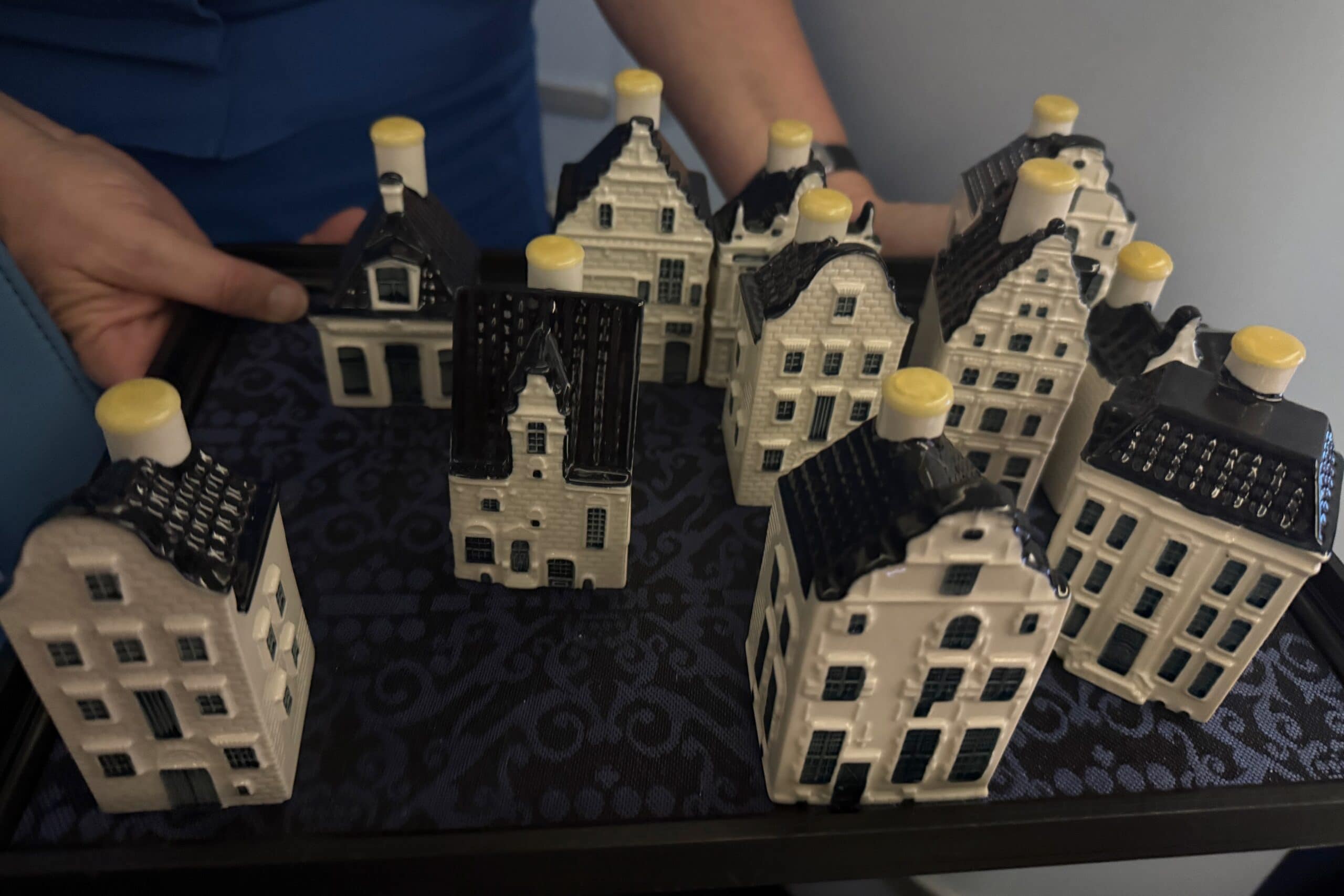 KLM 777-300ER Business Class Review 25 - klm 777-300er business class KLM 777-300ER Business Class Review – KLM Business Class Signature Delft House