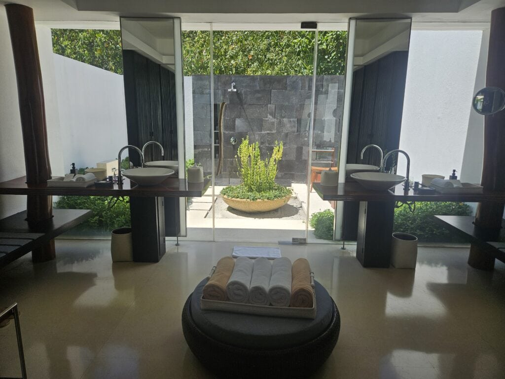 Park Hyatt Maldives Review 15 - Park Hyatt Maldives Park Hyatt Maldives Review – park hyatt maldives beach villa indoor bathroom sink his and her