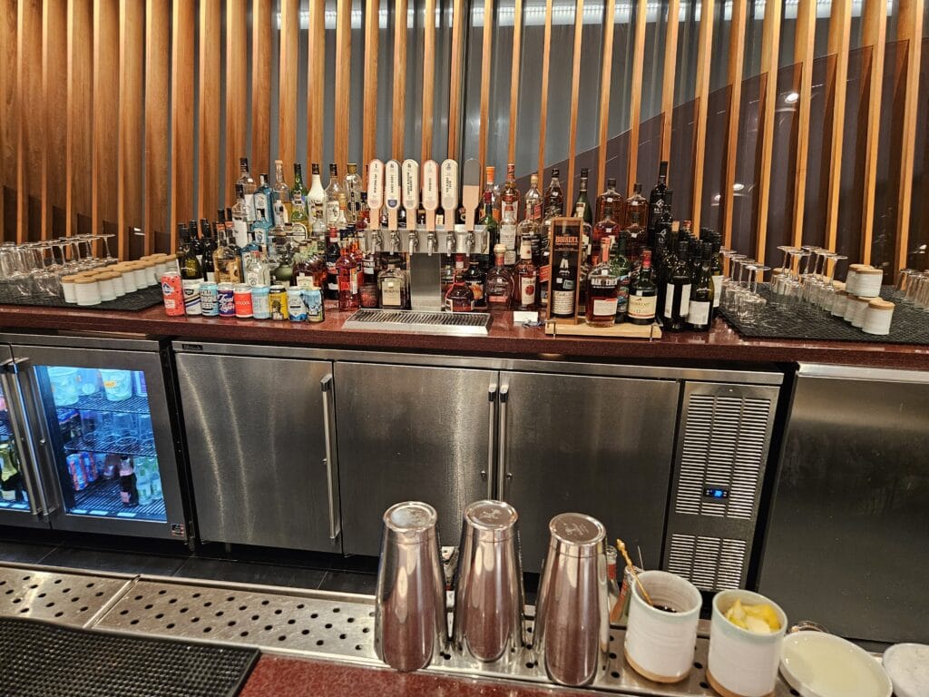 capital one lounge iad - bar