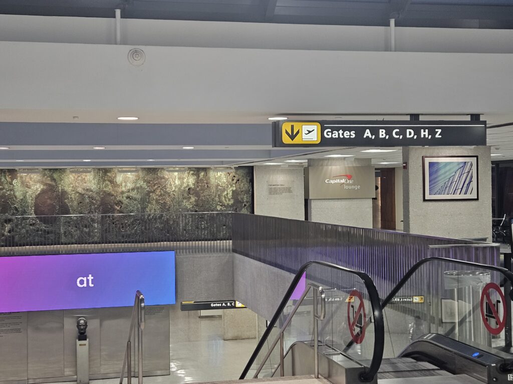 capital one lounge iad - airport location