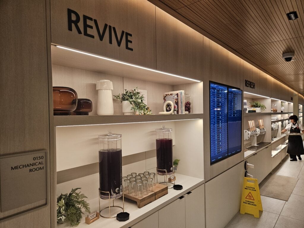 capital one lounge iad - buffet