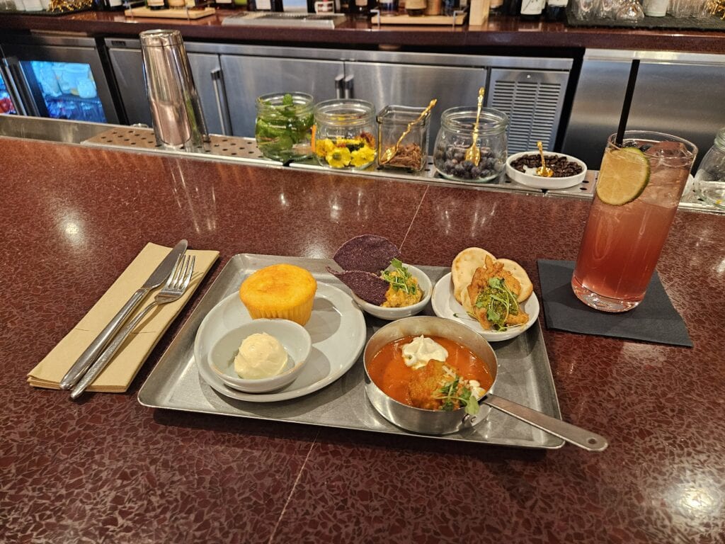 capital one lounge iad - buffet and cocktails