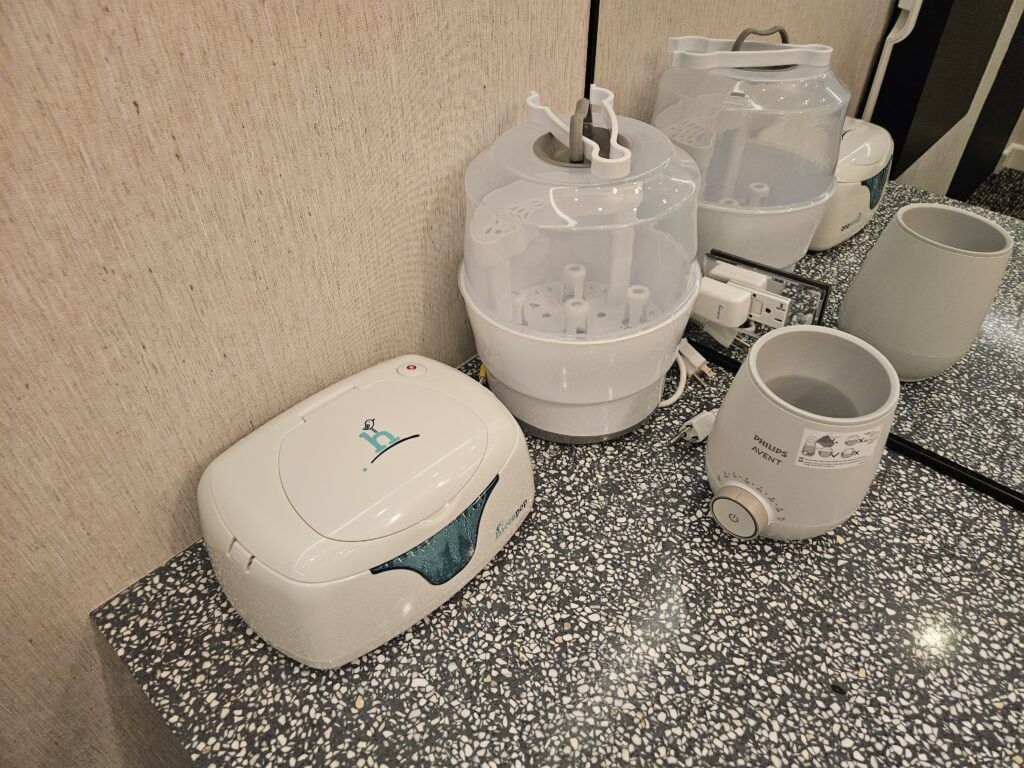 capital one lounge iad - nursing room