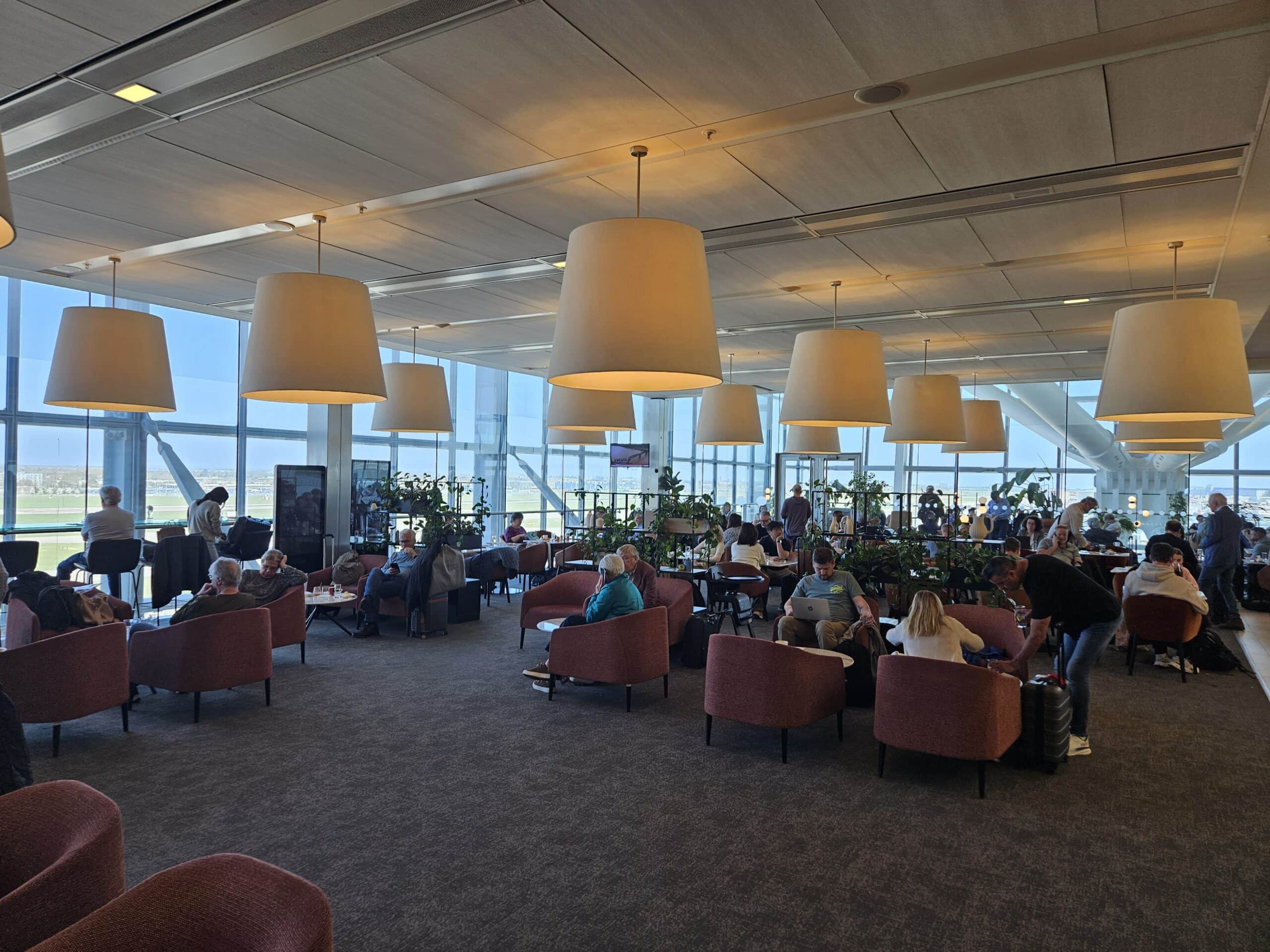 British Airways 787-8 Premium Economy: British Airways London Heathrow (LHR) - North Galleries Lounge