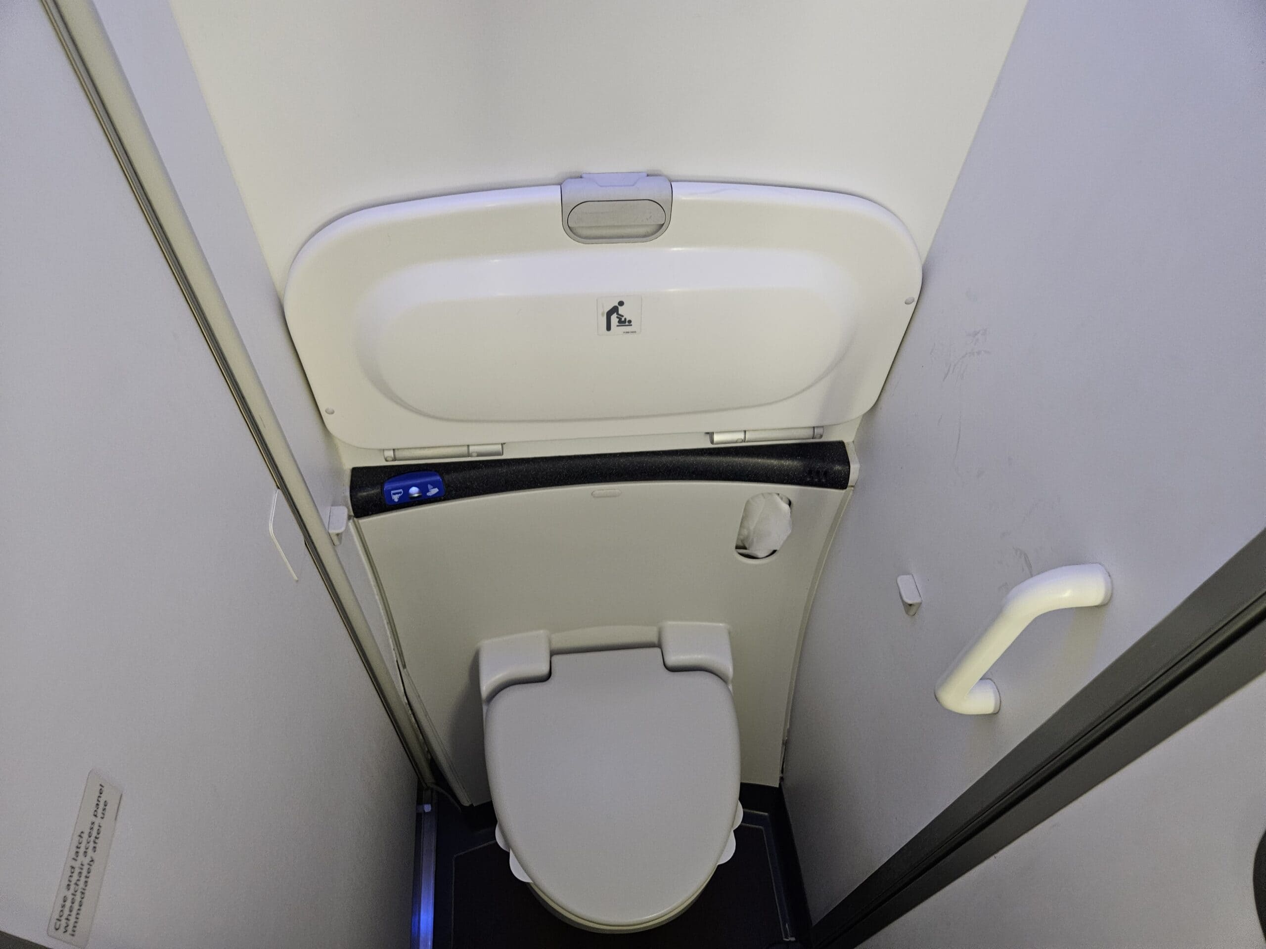 British Airways 787-8 Premium Economy - Lavatory Toilet