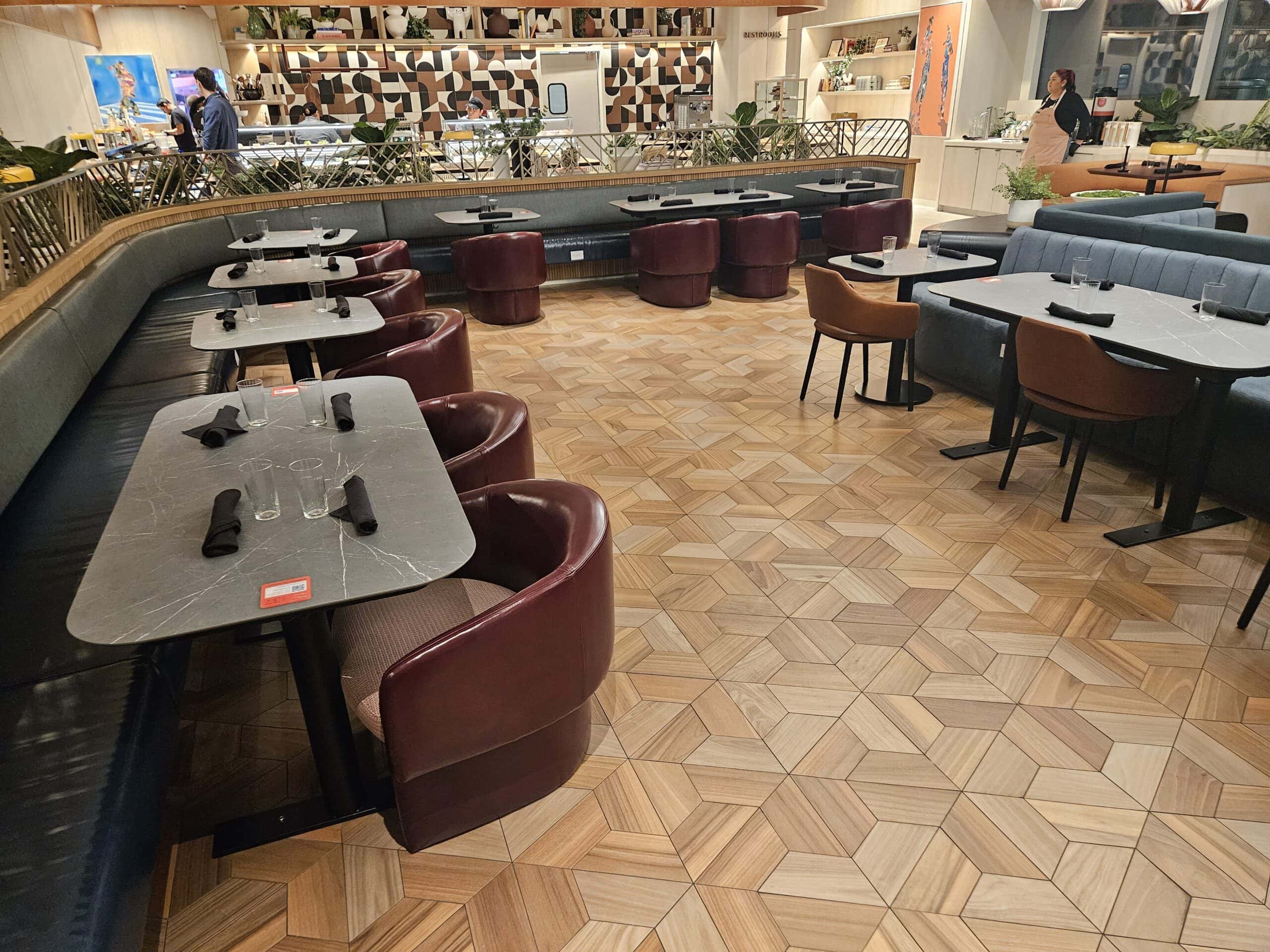 Capital One Landing DCA Review 5 - Capital One Landing Capital One Landing DCA Review – capital one landing lounge washington reagan dca seating booth table