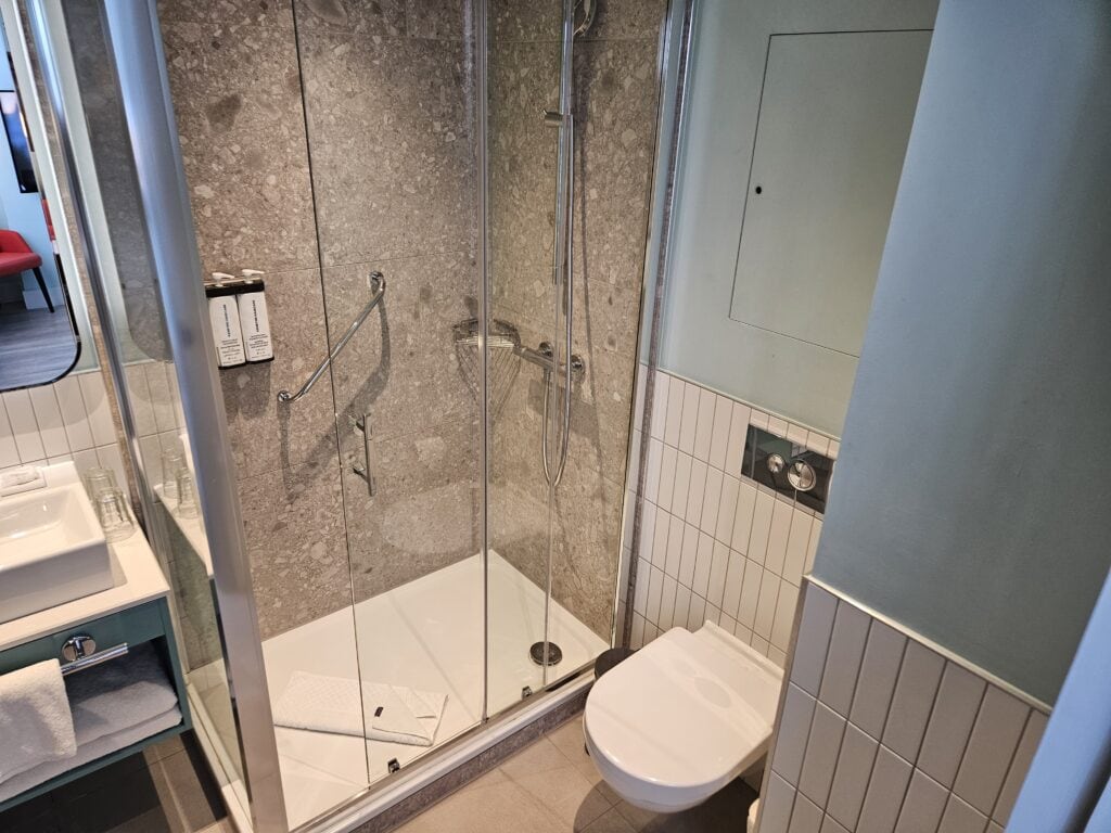 Hyatt Place London City East Premium King Bed with Balcony - Toilet and SHower