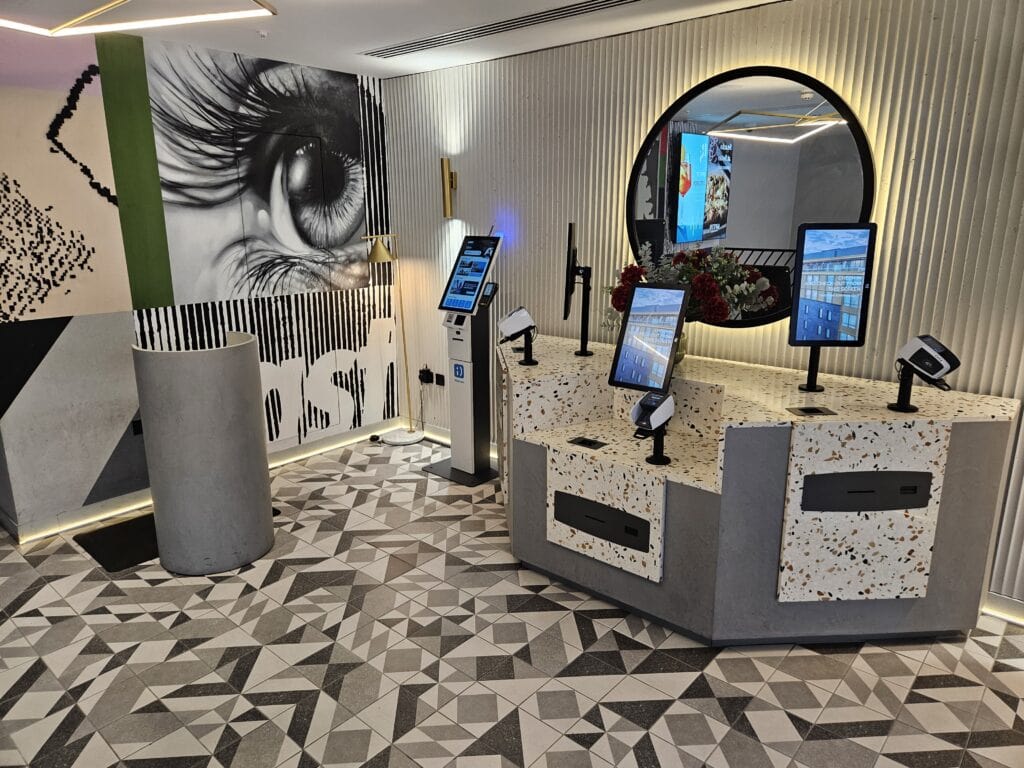 Hyatt Place London City East - Check-In Kiosks