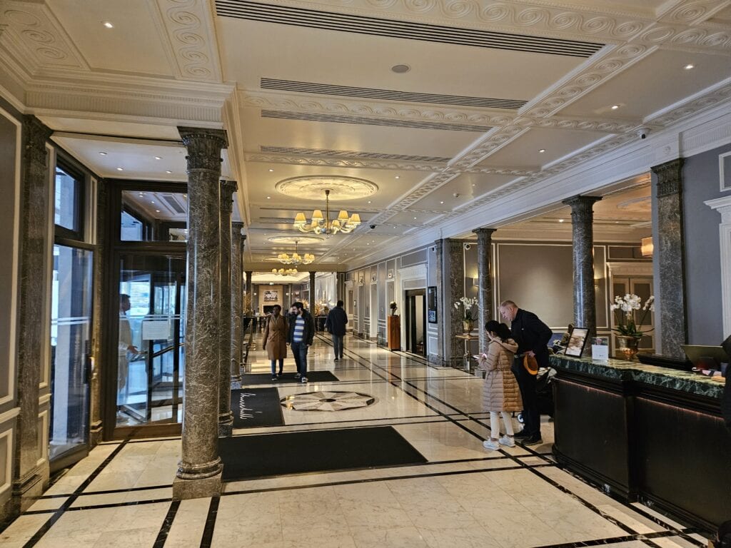 Hyatt Regency London - The Churchill: Hotel Lobby