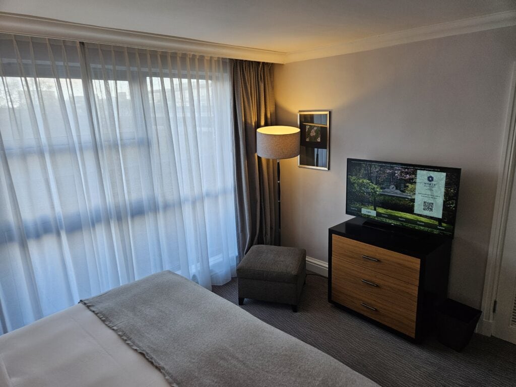 Hyatt Regency London - The Churchill: Regency Suite Balcony Bedroom