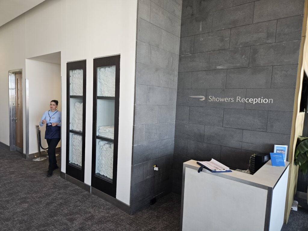 British Airways Galleries Lounge Review: T5 North - Showers