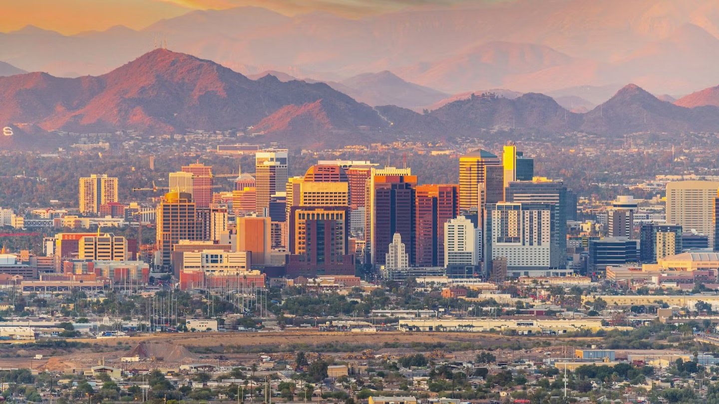 China Airlines Launching Phoenix Flights: Phoenix Skyline
