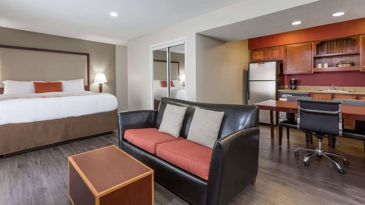 28 Hotel Brands With Kitchens Or Kitchenettes 10 - Hotel Brands With Kitchens Hotel Brands With Kitchens or Kitchenettes: Hawthorn Suites by Wyndham