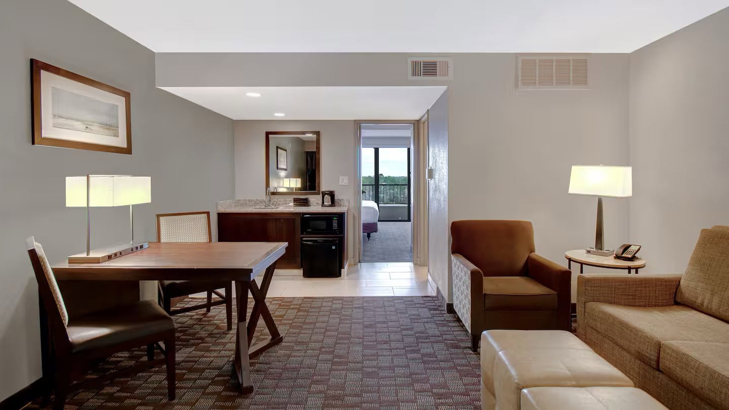 28 Hotel Brands With Kitchens Or Kitchenettes 5 - Hotel Brands With Kitchens Hotel Brands With Kitchens of Kitchenettes: Embassy Suites by Hilton