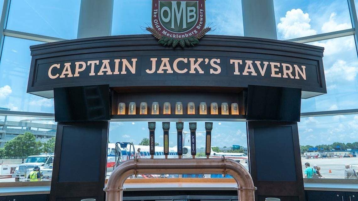Charlotte Douglas International Airport [CLT] - Captain Jack's Tavern