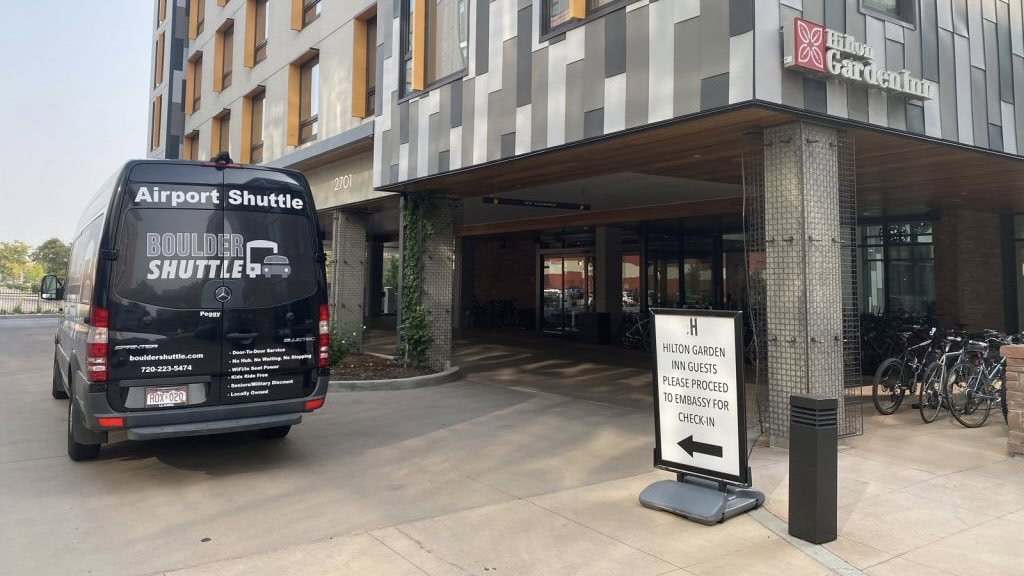 Denver International Airport (DEN) - Hotel Airport Shuttle