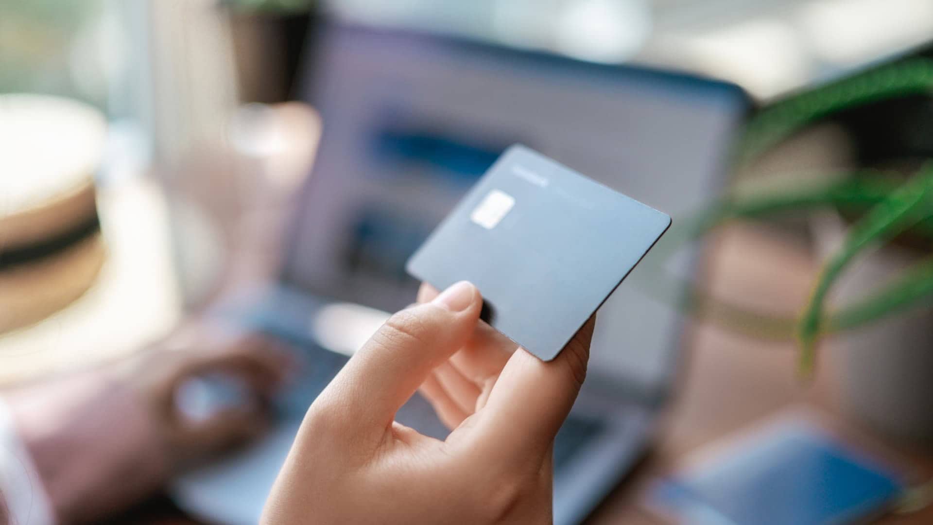 Amex Platinum vs Chase Sapphire Reserve - Annual Fees