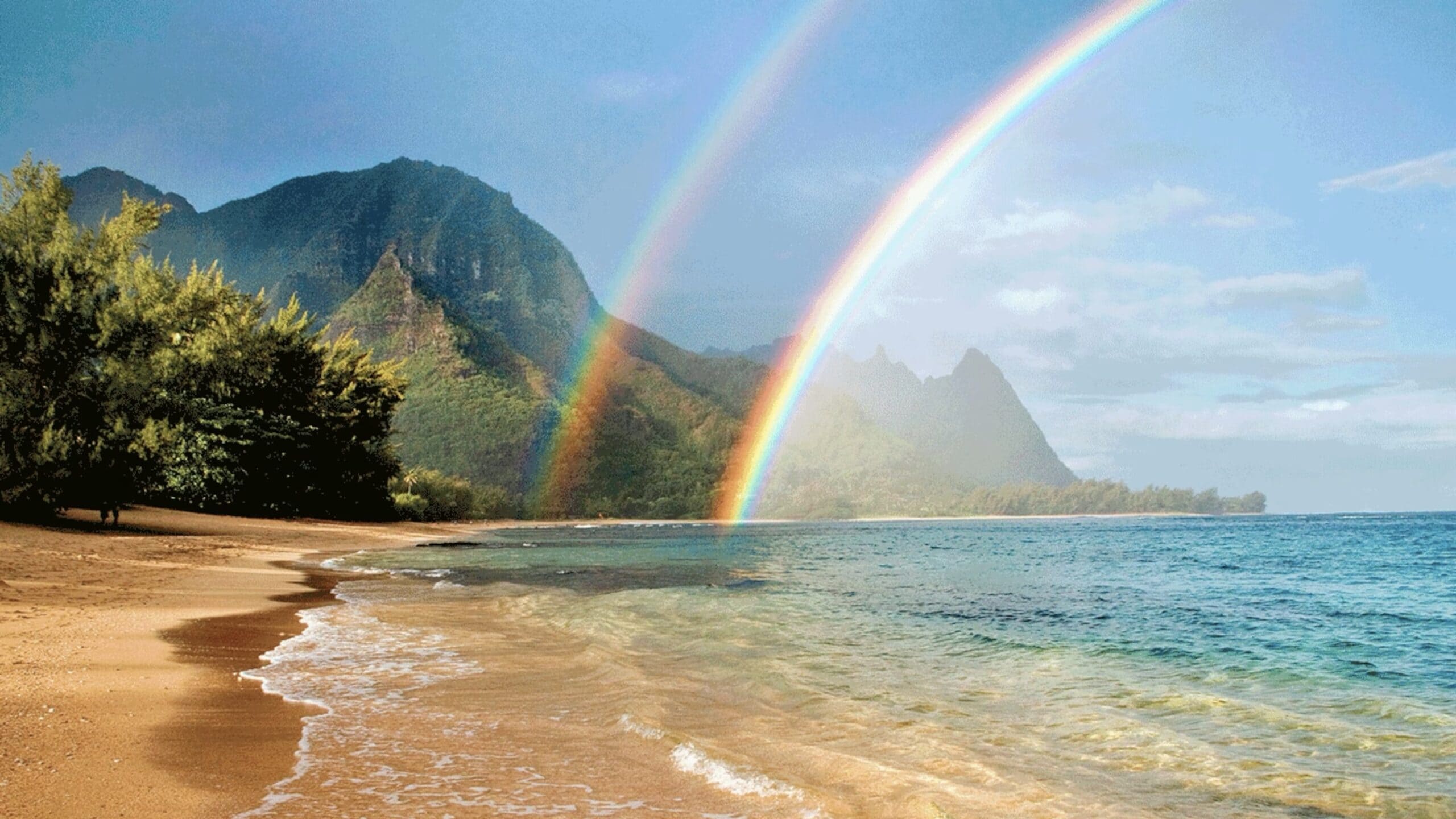 Featured image for “The Best Time To Visit Hawaii: Good Weather, Small Crowds, Best Deals”