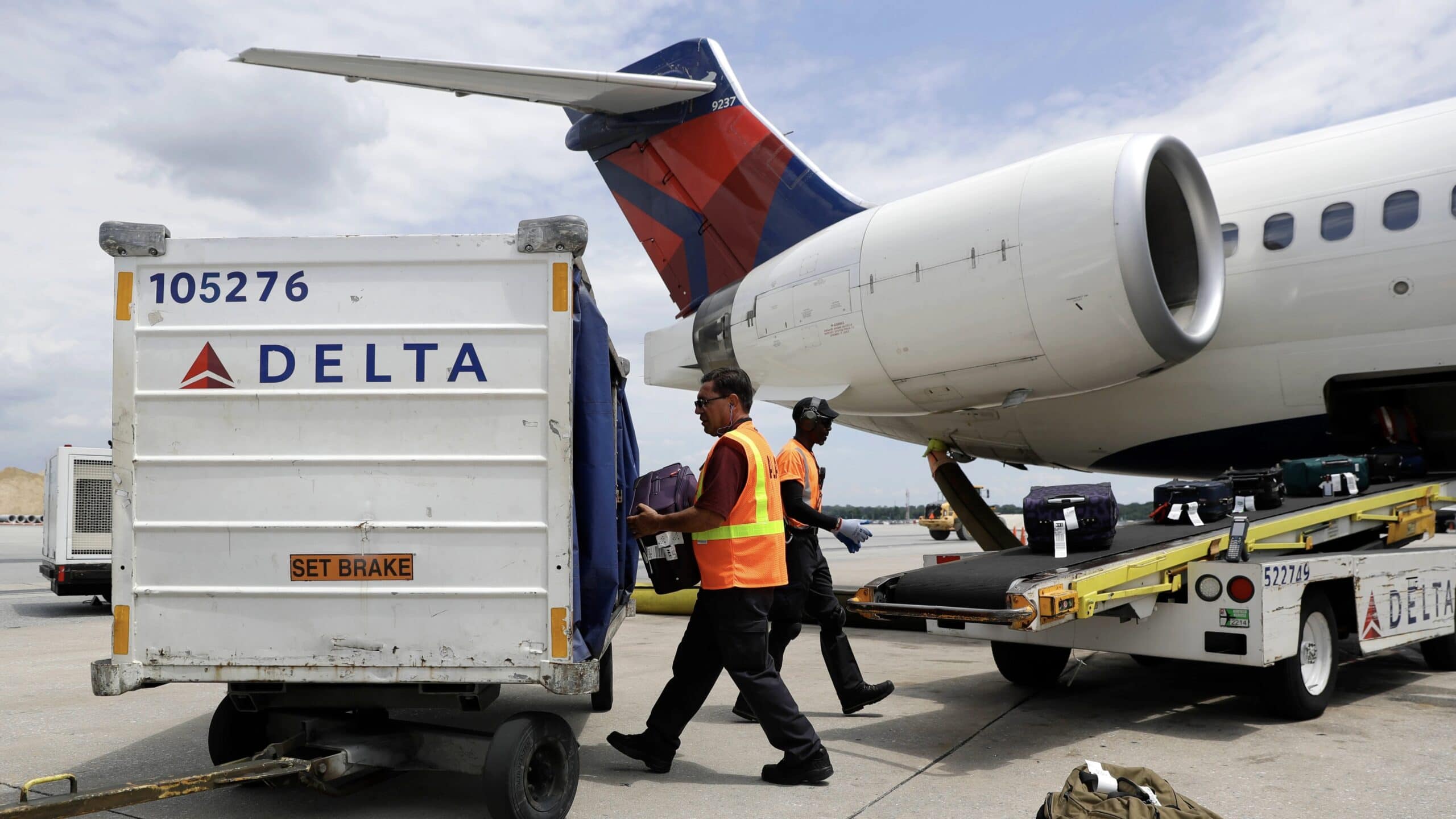 Featured image for “Delta Air Lines Baggage Policy: What You Need To Know”