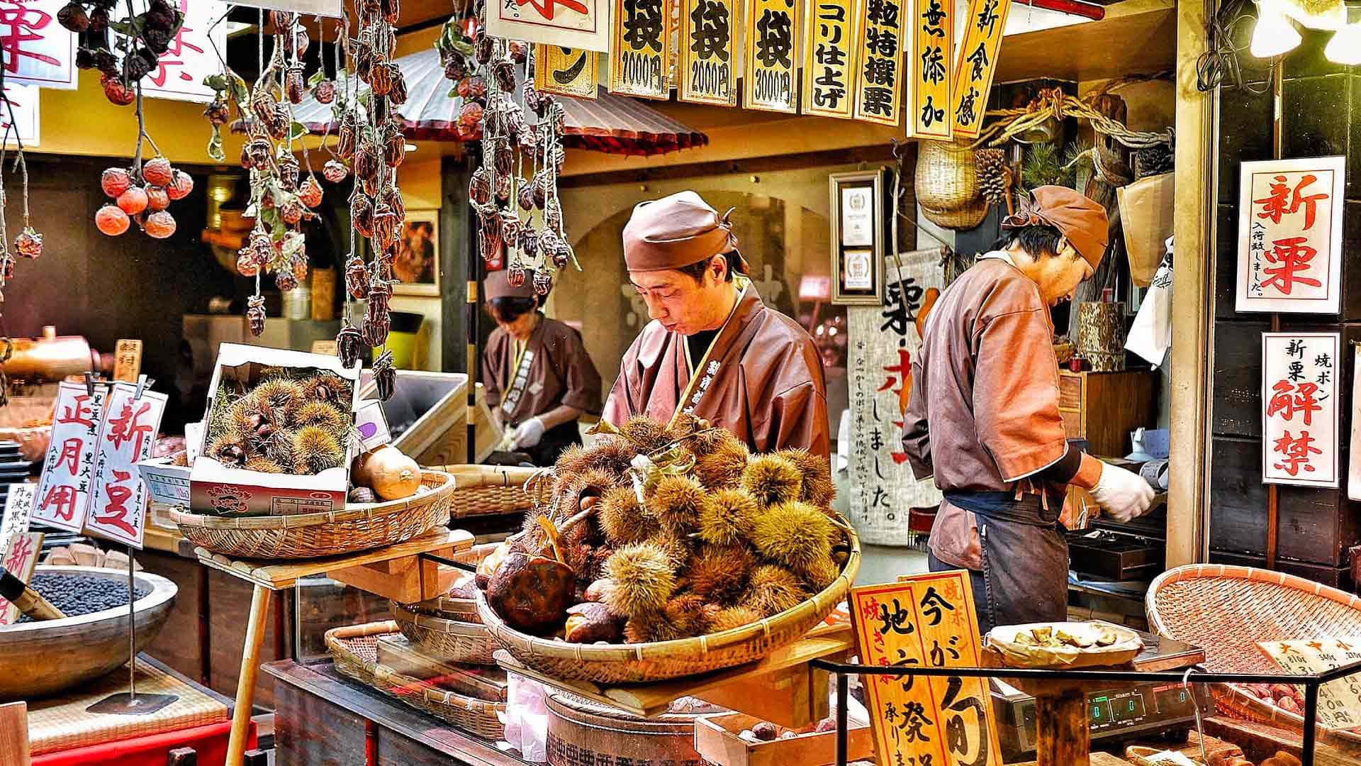 How To Spend 48 Hours In Kyoto: The Perfect 2-Day Itinerary 5 - 48 Hours In Kyoto How To Spend 48 Hours In Kyoto: The Perfect 2-Day Itinerary - Nishiki Market Street Food
