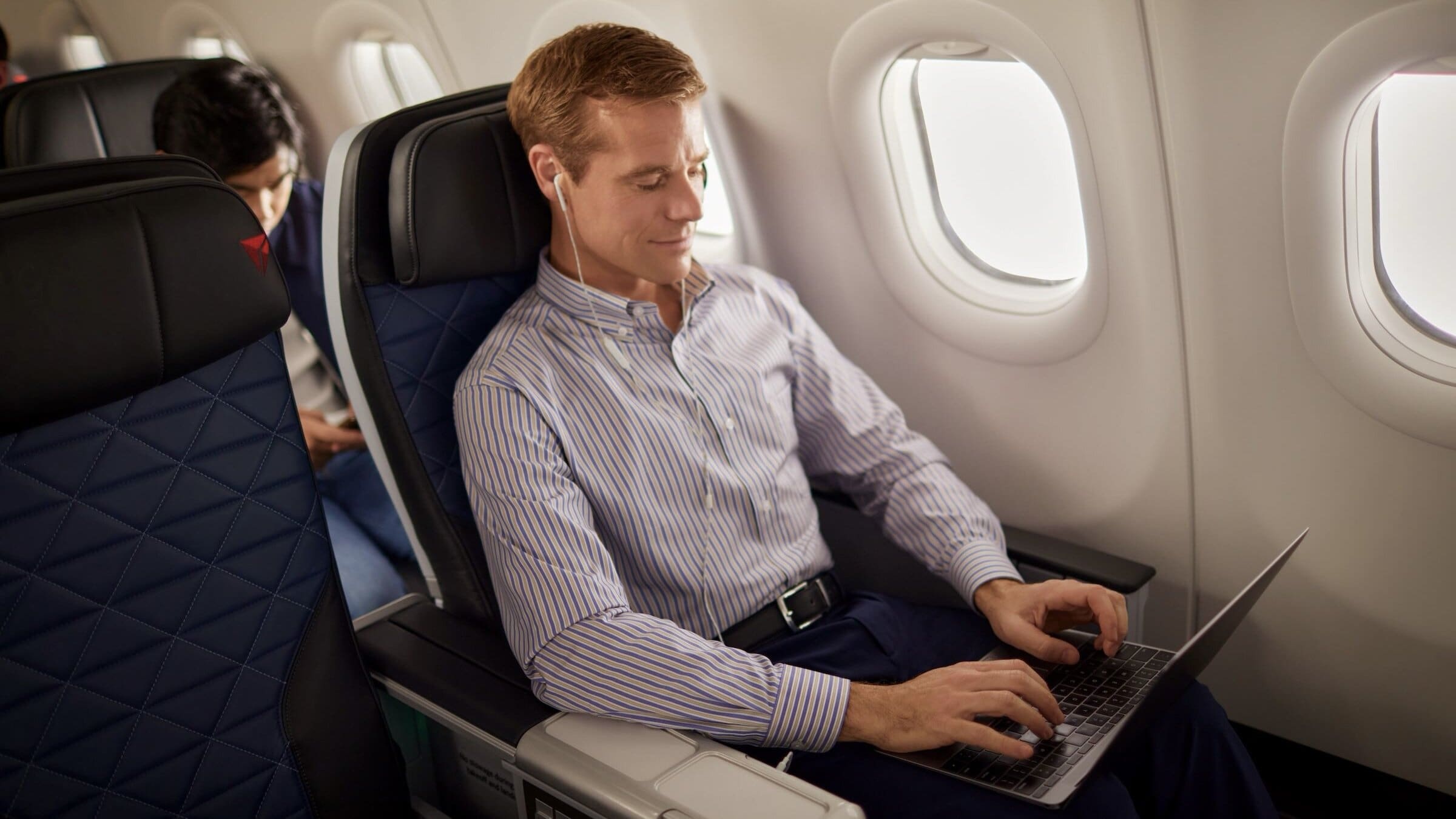 Delta Air Lines Baggage Policy - Business Traveler Flying To London