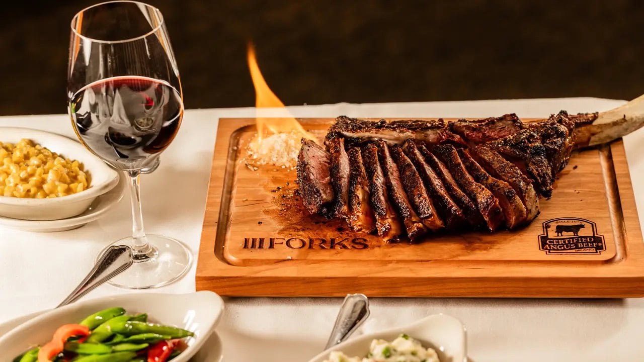 Dallas Fort Worth International Airport [DFW] - III Forks Prime Steakhouse