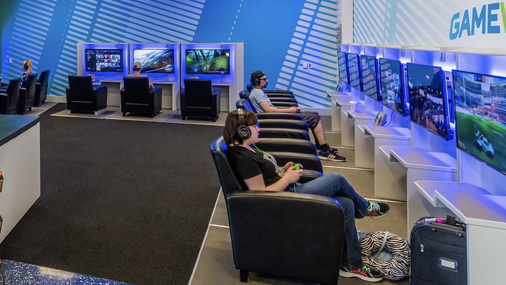 Dallas Fort Worth International Airport [DFW] - GameZone